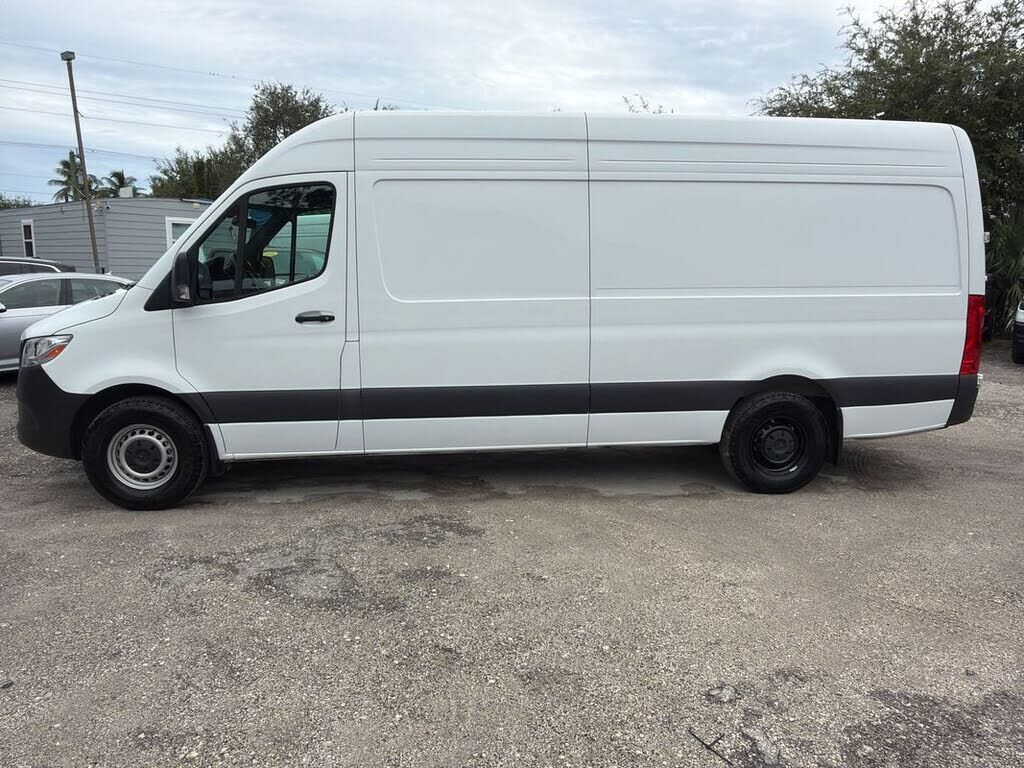 2025 Mercedes-Benz Sprinter