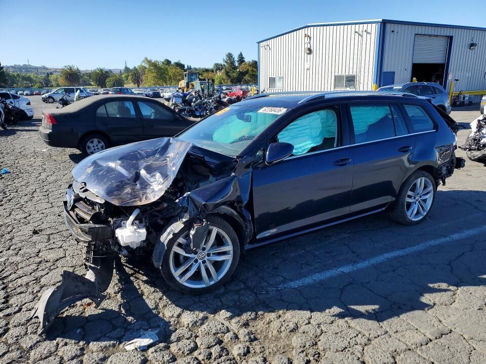 2017 VOLKSWAGEN Golf SportWagen