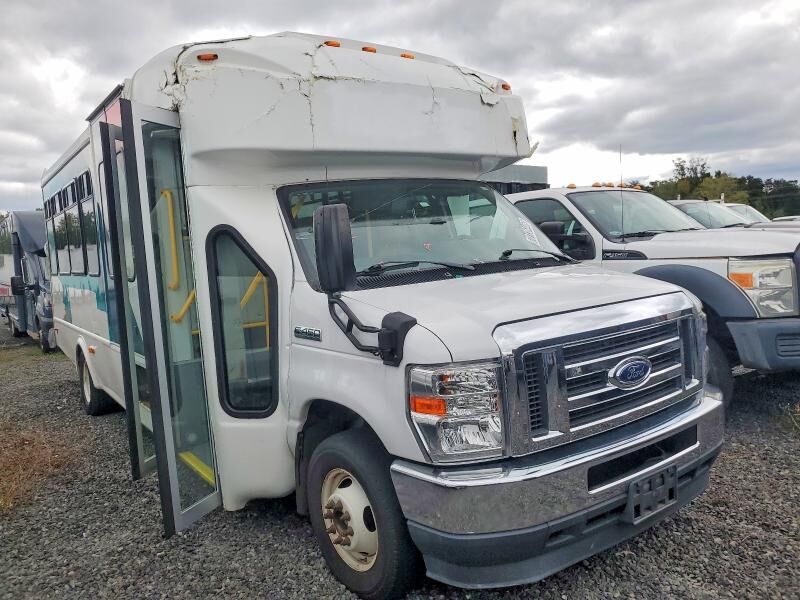 2022 FORD E-450