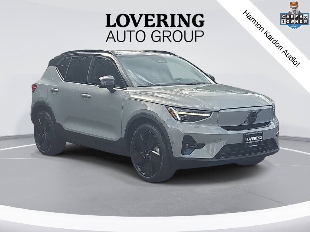 2026 VOLVO EX40