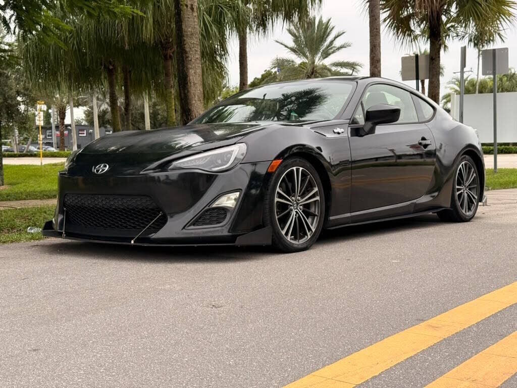 2013 TOYOTA Scion