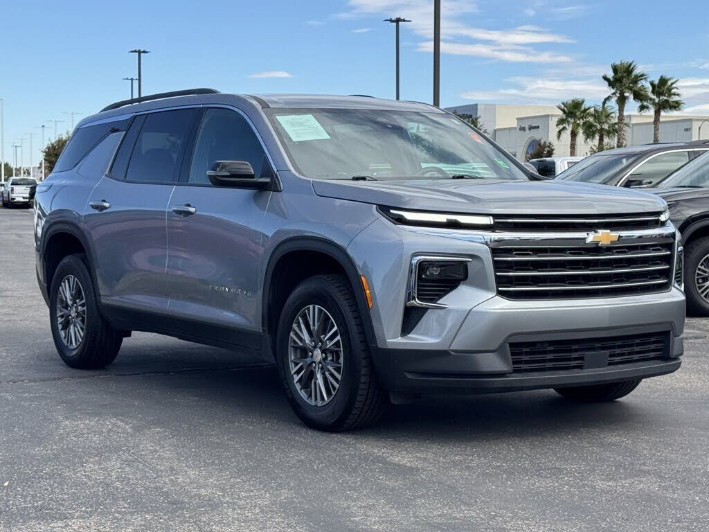 2025 CHEVROLET Traverse