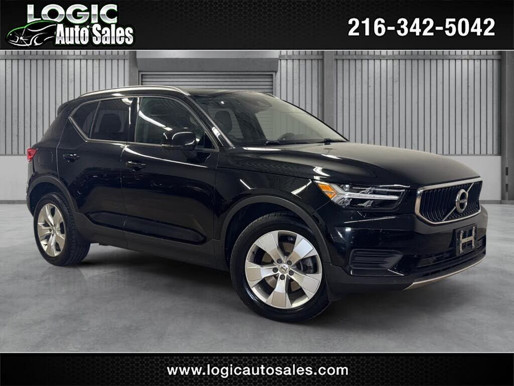 2019 VOLVO XC40