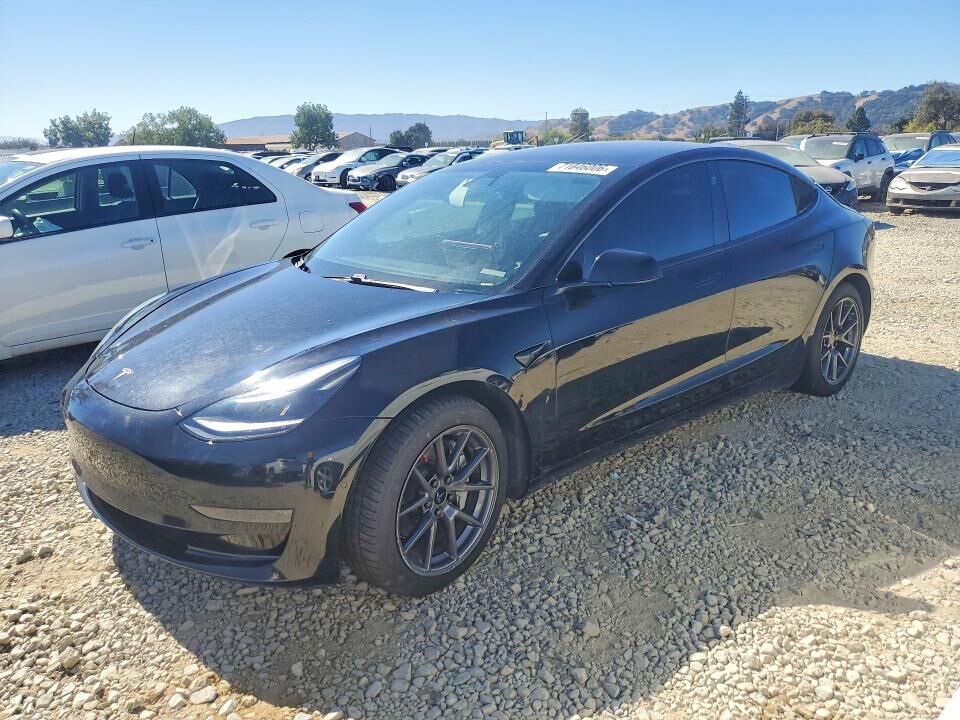 2021 TESLA Model 3