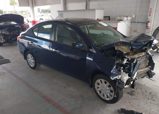 2012 NISSAN Versa