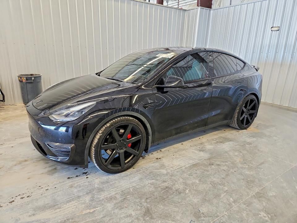 2022 TESLA Model Y