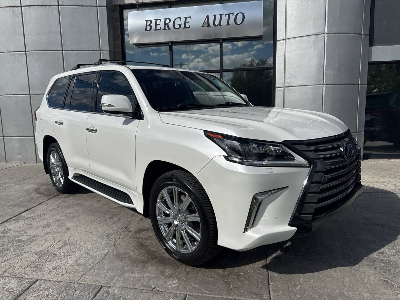 2017 LEXUS LX