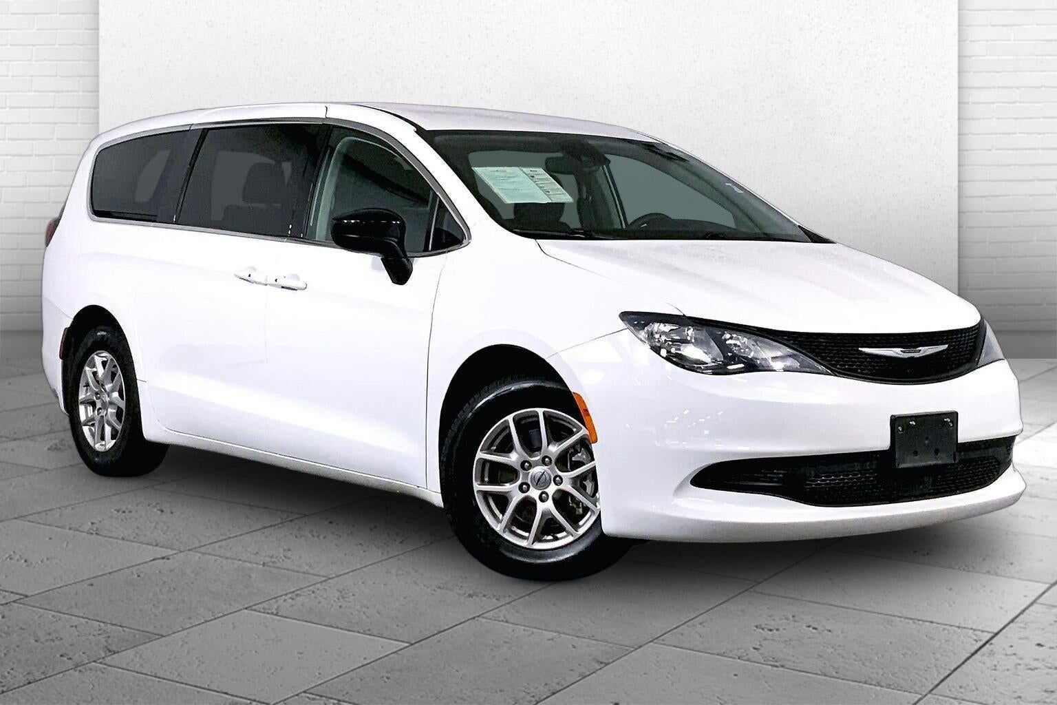 2024 CHRYSLER Voyager