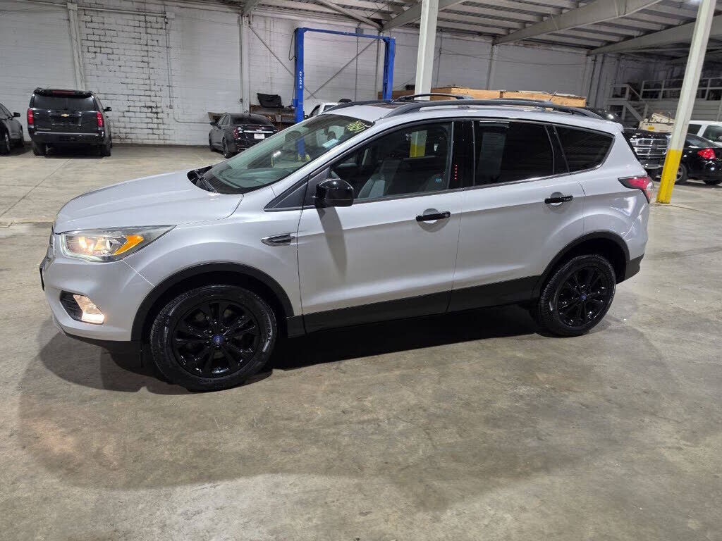 2017 FORD Escape