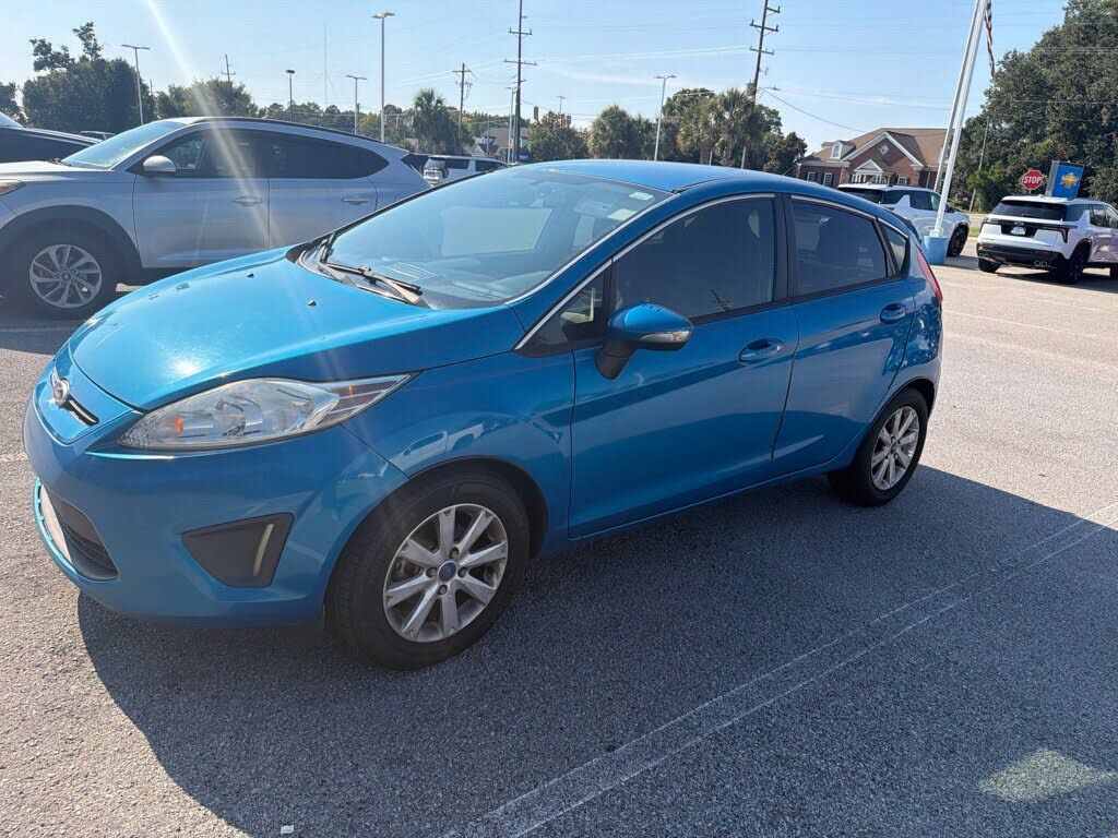 2013 FORD Fiesta
