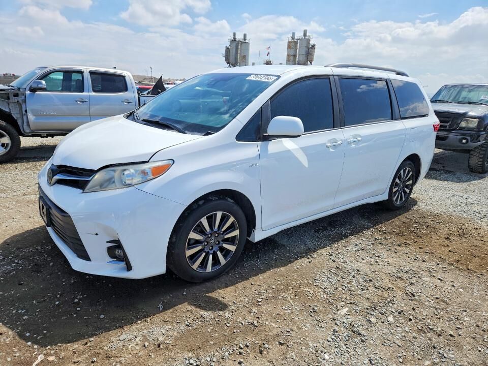 2020 TOYOTA Sienna