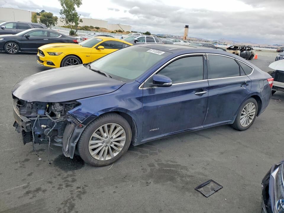 2013 TOYOTA Avalon