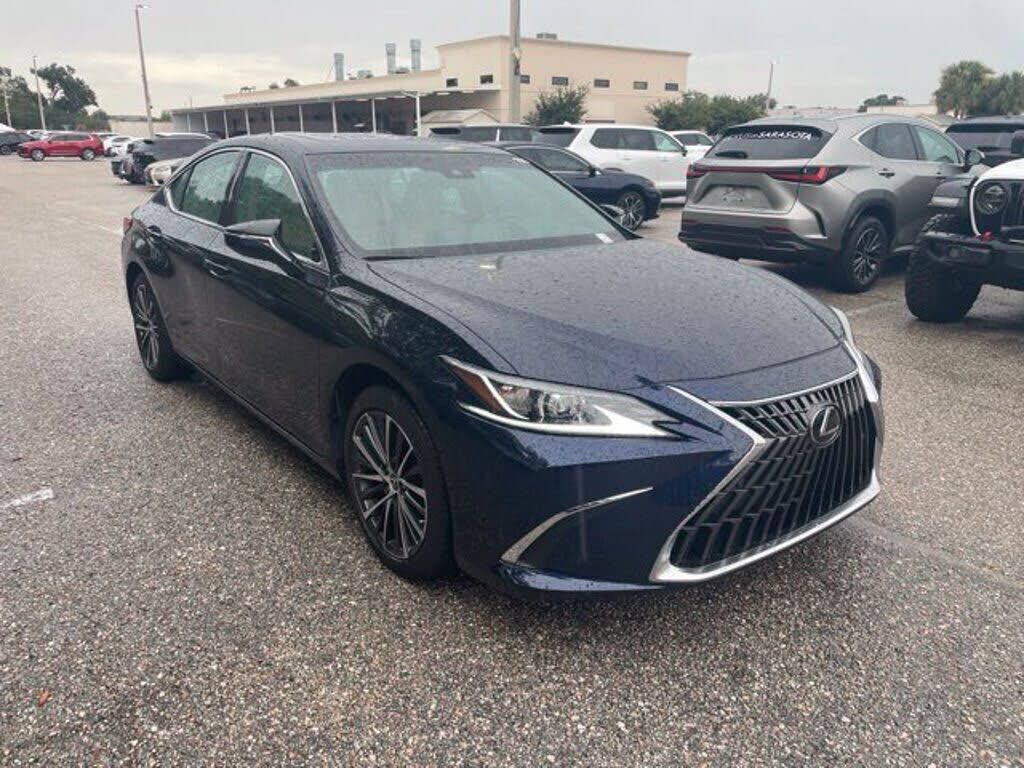 2025 LEXUS ES