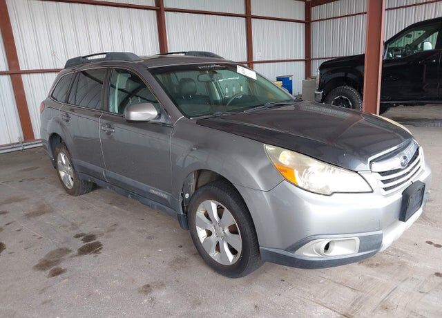 2011 SUBARU Outback