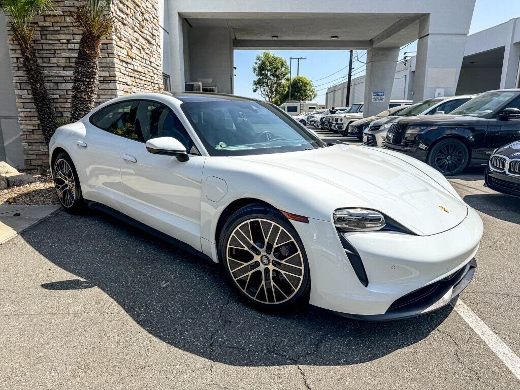 2021 PORSCHE Taycan