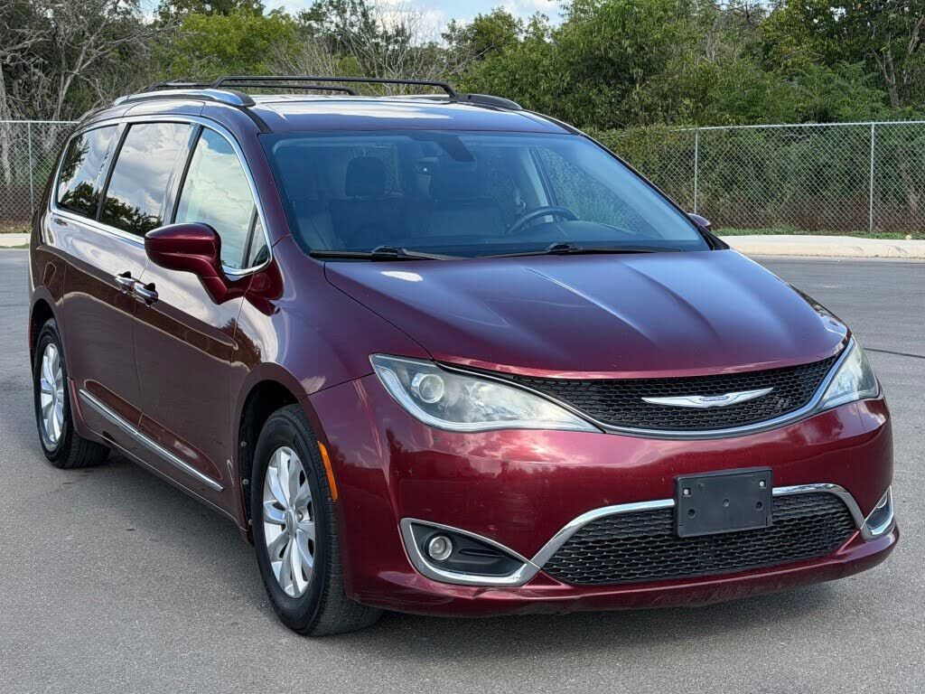 2019 CHRYSLER Pacifica