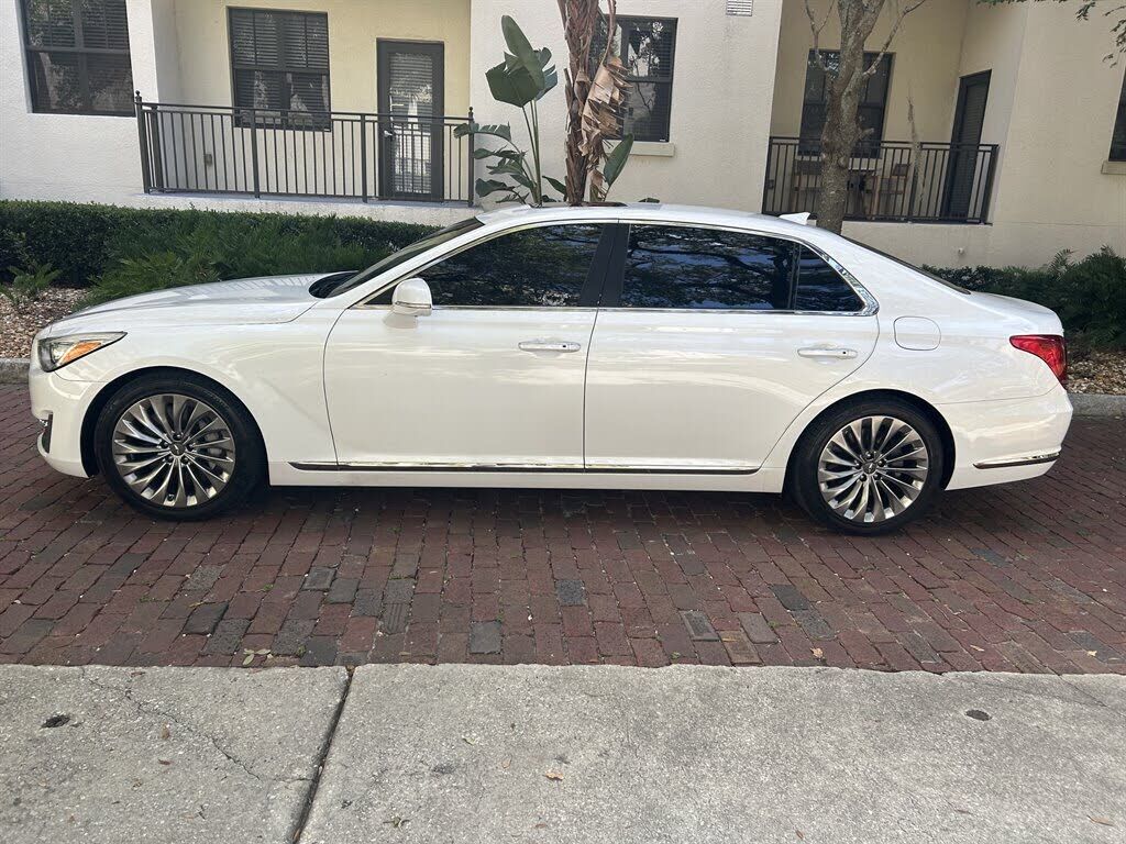2017 GENESIS G90
