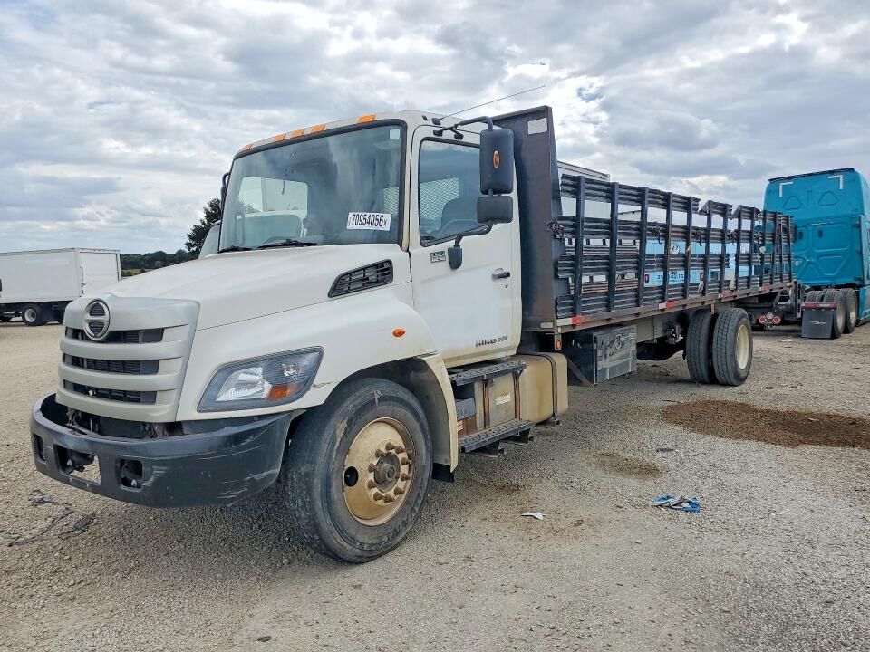 2017 HINO Conventional Type Truck