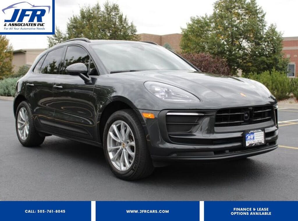 2024 PORSCHE Macan