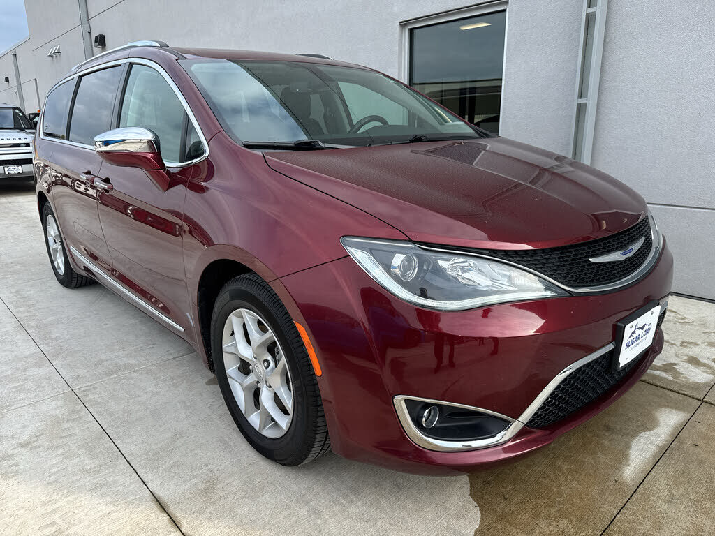 2019 CHRYSLER Pacifica