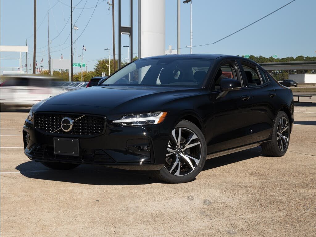 2023 VOLVO S60
