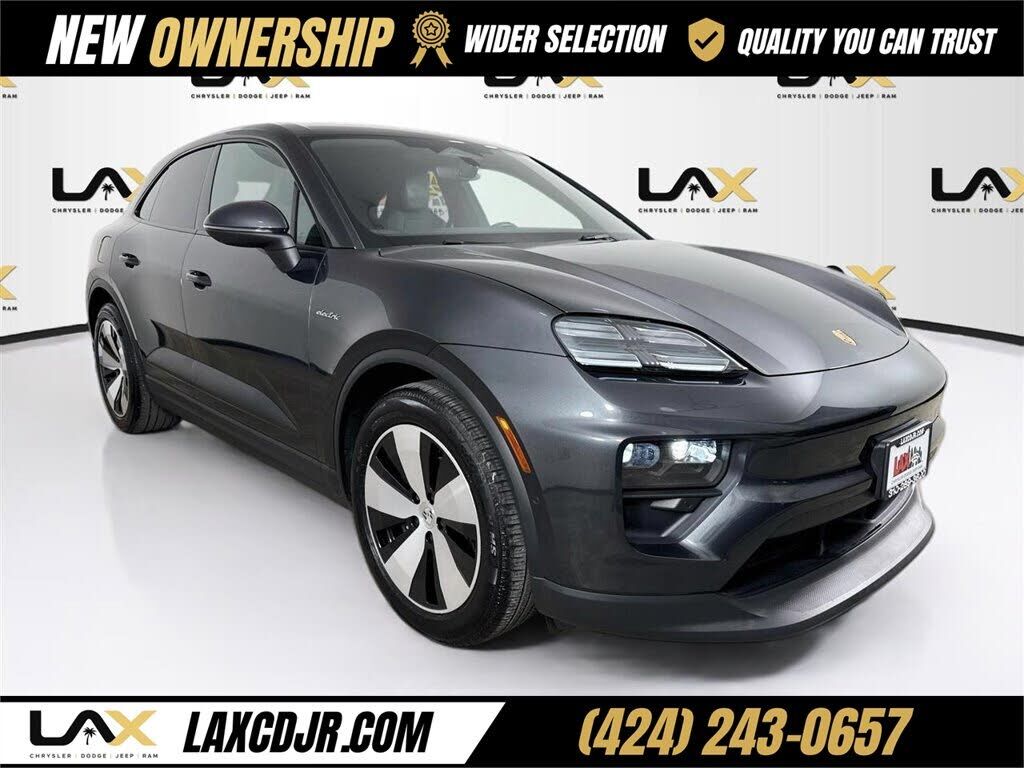 2025 PORSCHE Macan