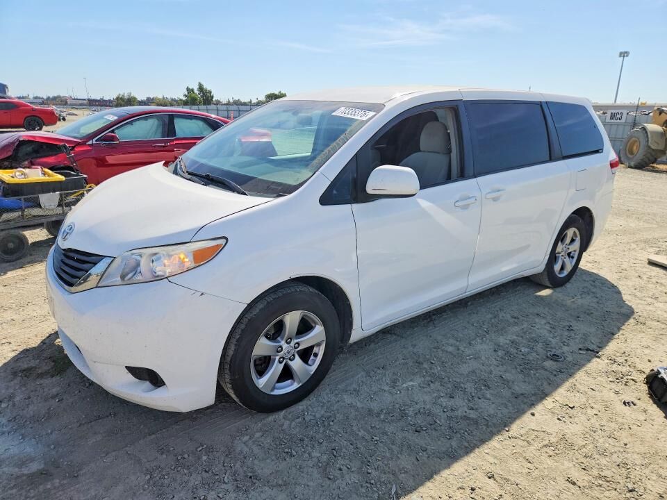 2012 TOYOTA Sienna