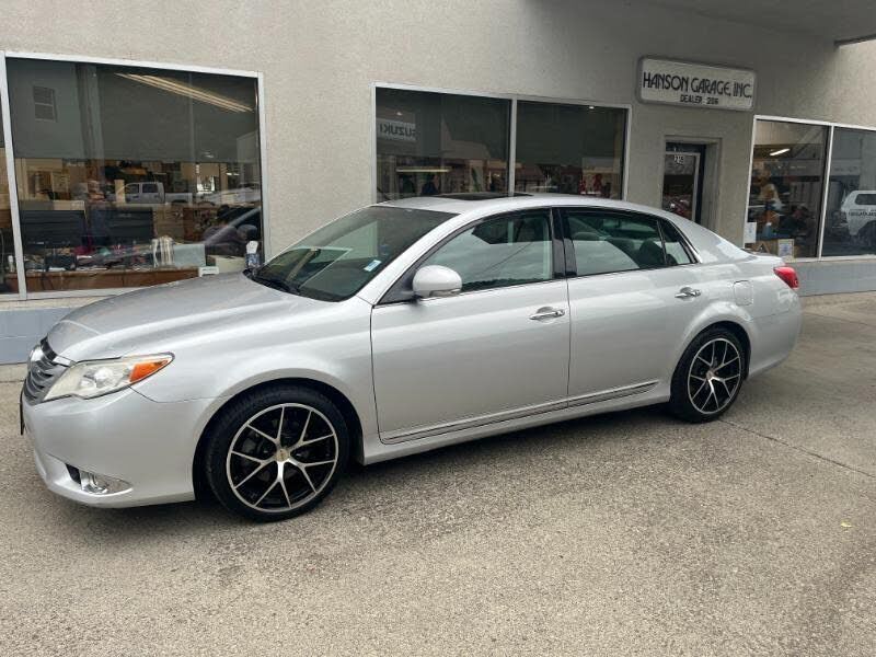 2011 TOYOTA Avalon