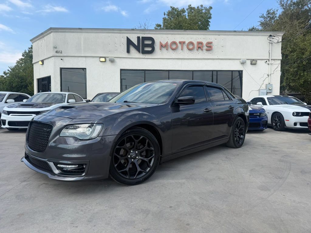 2019 CHRYSLER 300