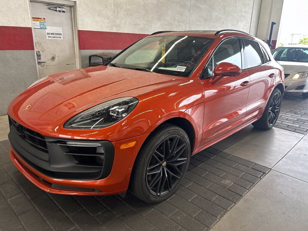 2023 PORSCHE Macan