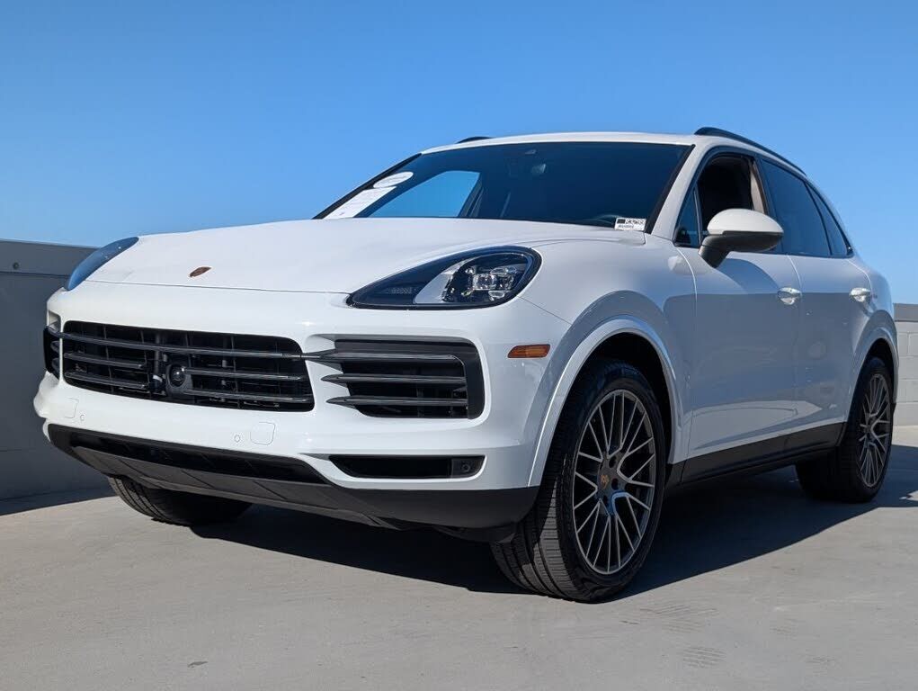 2022 PORSCHE Cayenne