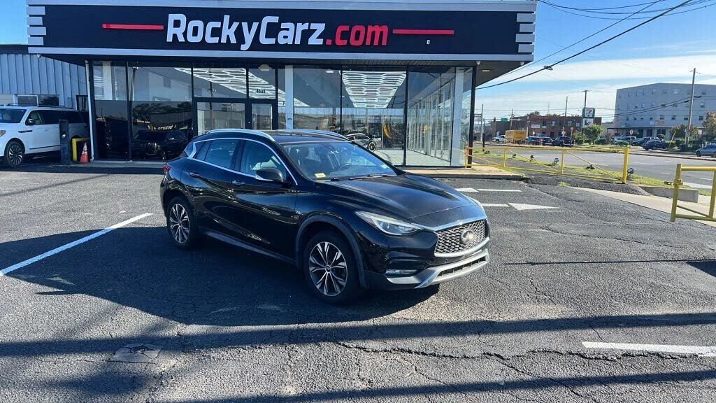 2017 INFINITI QX30