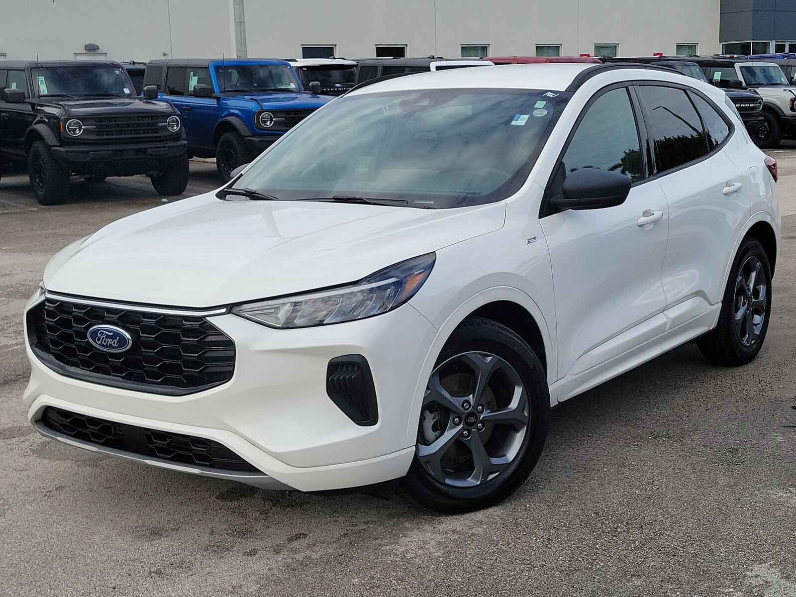 2024 FORD Escape