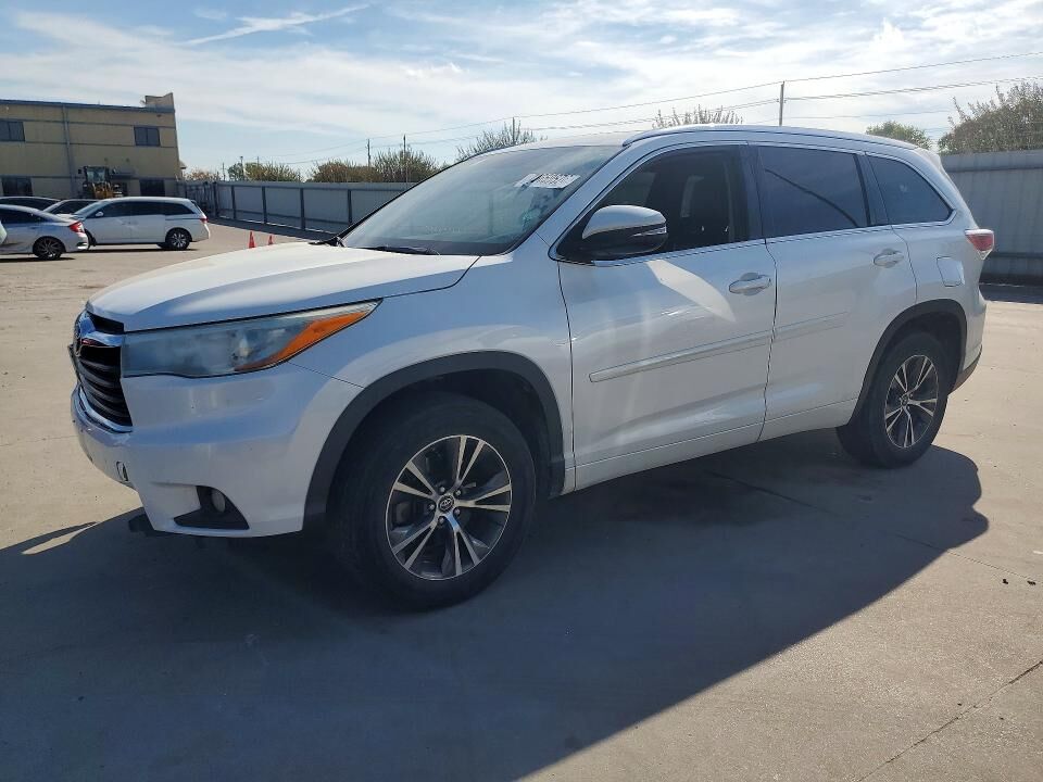 2016 TOYOTA Highlander