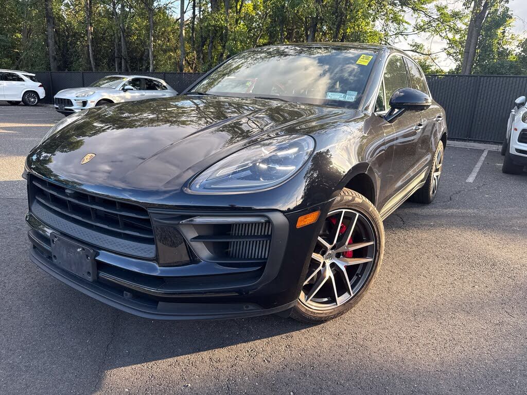 2022 PORSCHE Macan