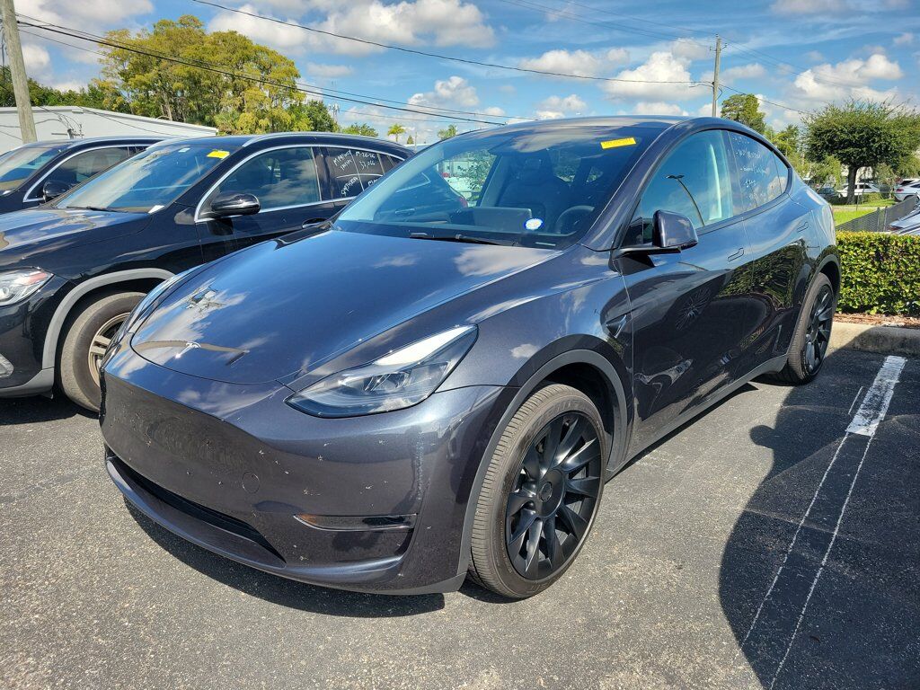2024 TESLA Model Y