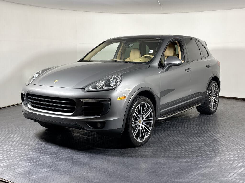 2017 PORSCHE Cayenne