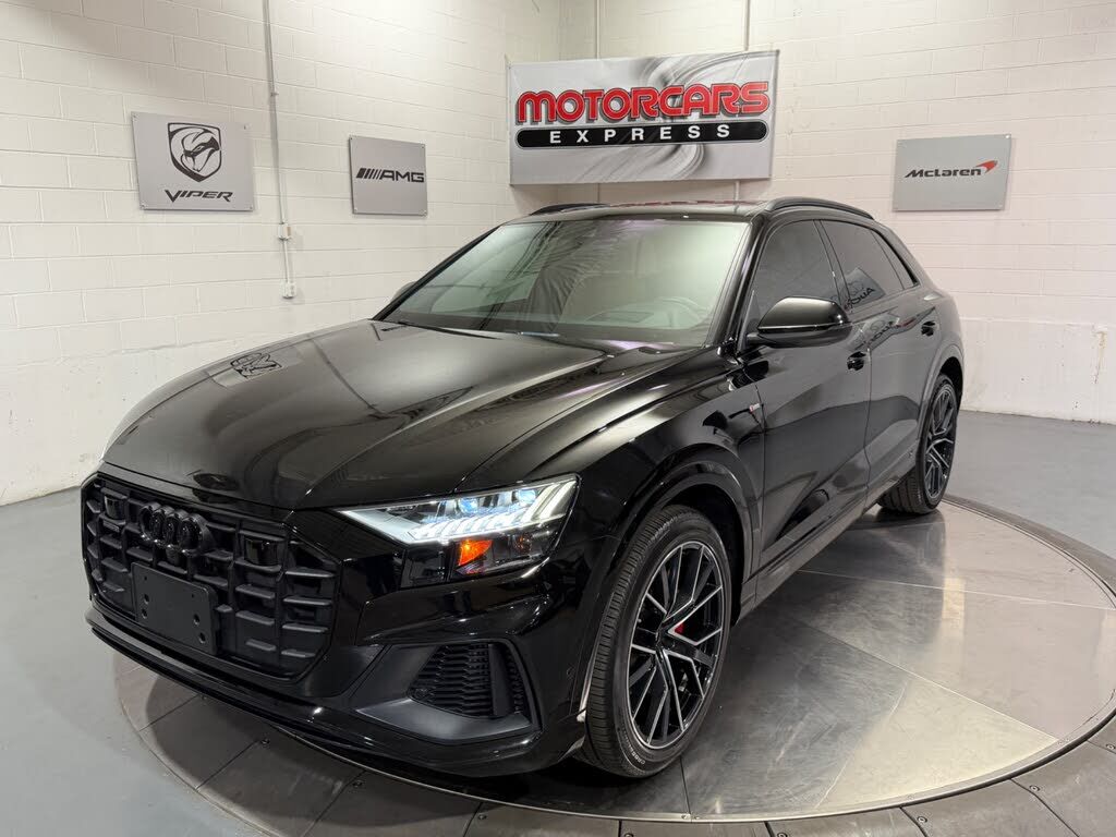 2023 AUDI Q8