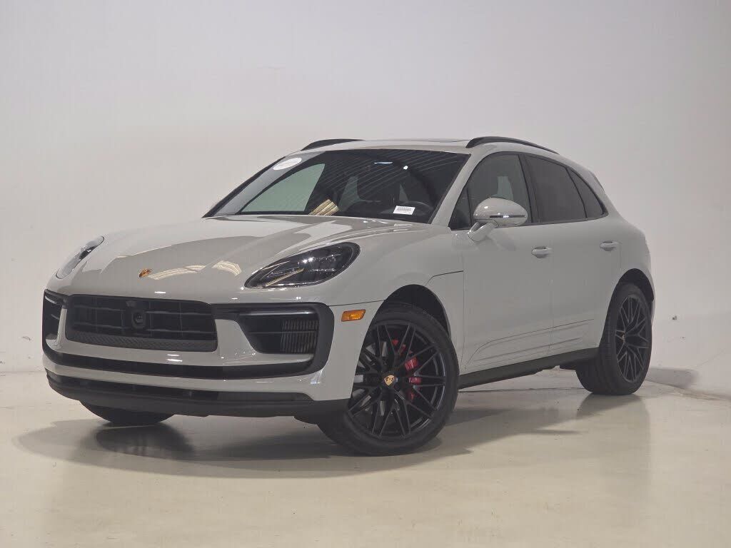 2026 PORSCHE Macan