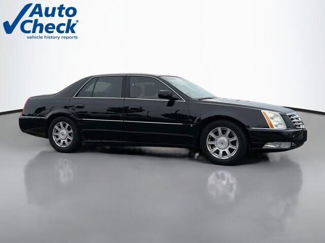 2010 CADILLAC DTS
