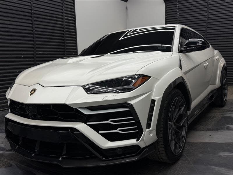 2019 LAMBORGHINI URUS