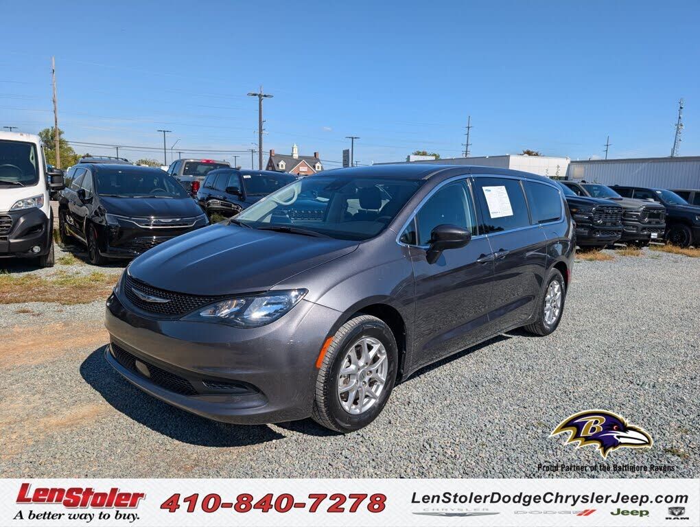2023 CHRYSLER Voyager