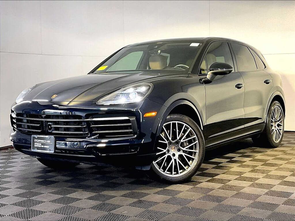 2022 PORSCHE Cayenne