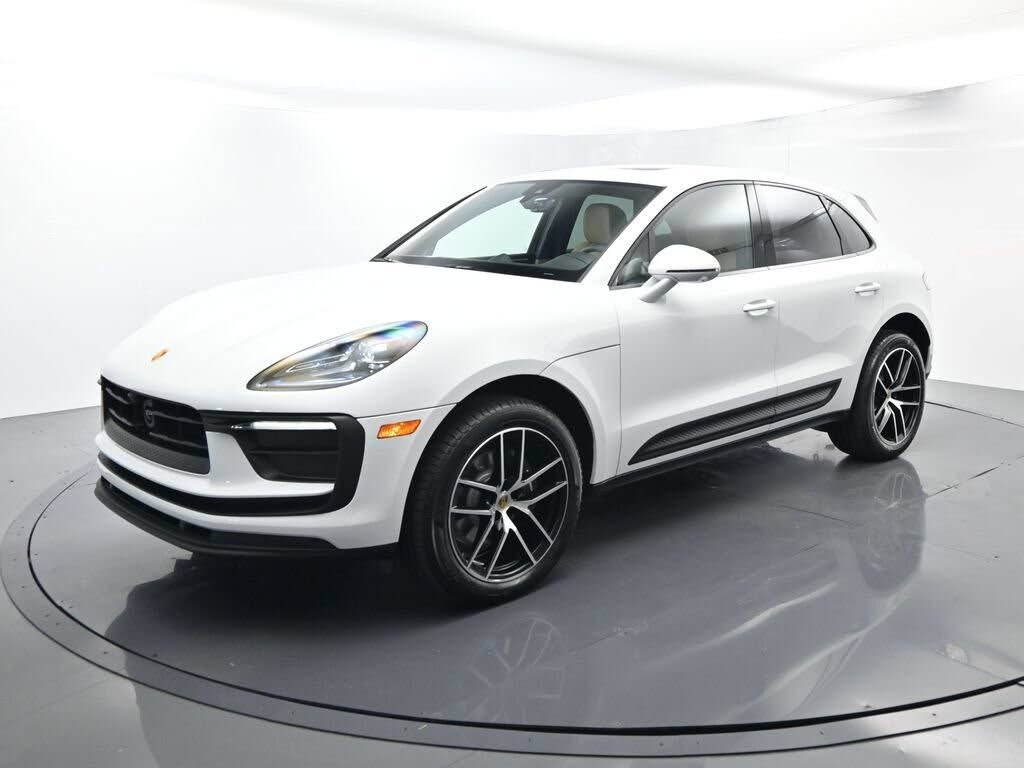 2026 PORSCHE Macan