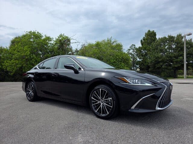 2024 LEXUS ES