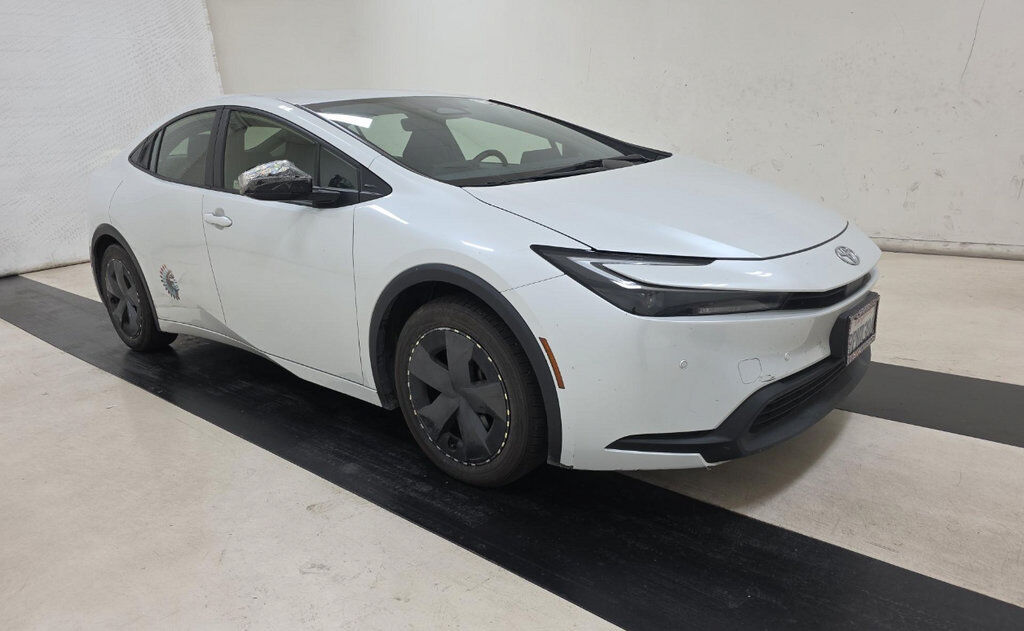 2024 TOYOTA PRIUS