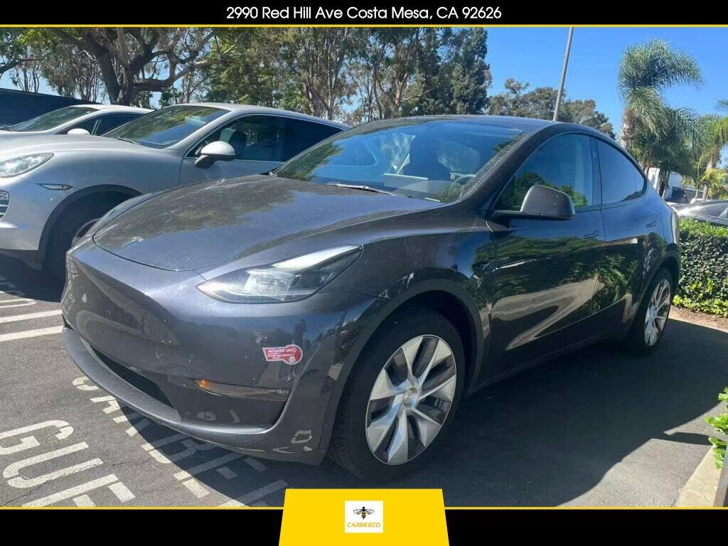 2024 TESLA Model Y
