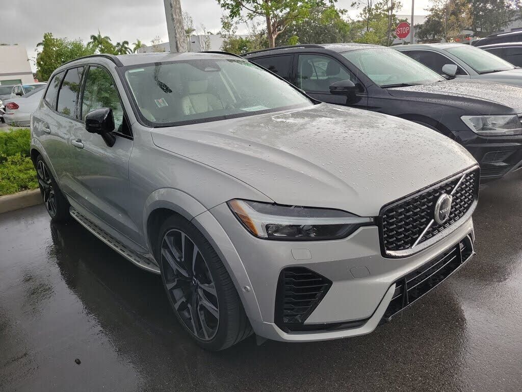 2024 VOLVO XC60