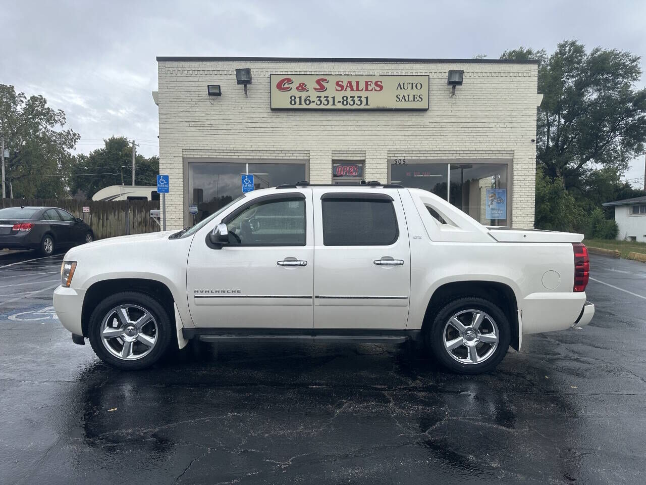 2011 CHEVROLET Avalanche