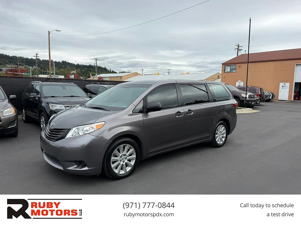 2015 TOYOTA Sienna